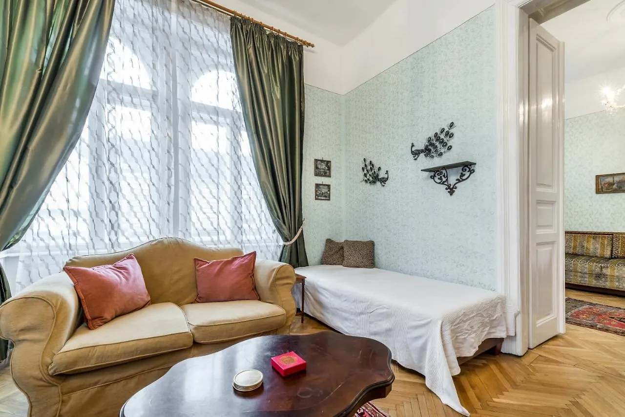 Szondi 4-Room Classic Budapest Apartment