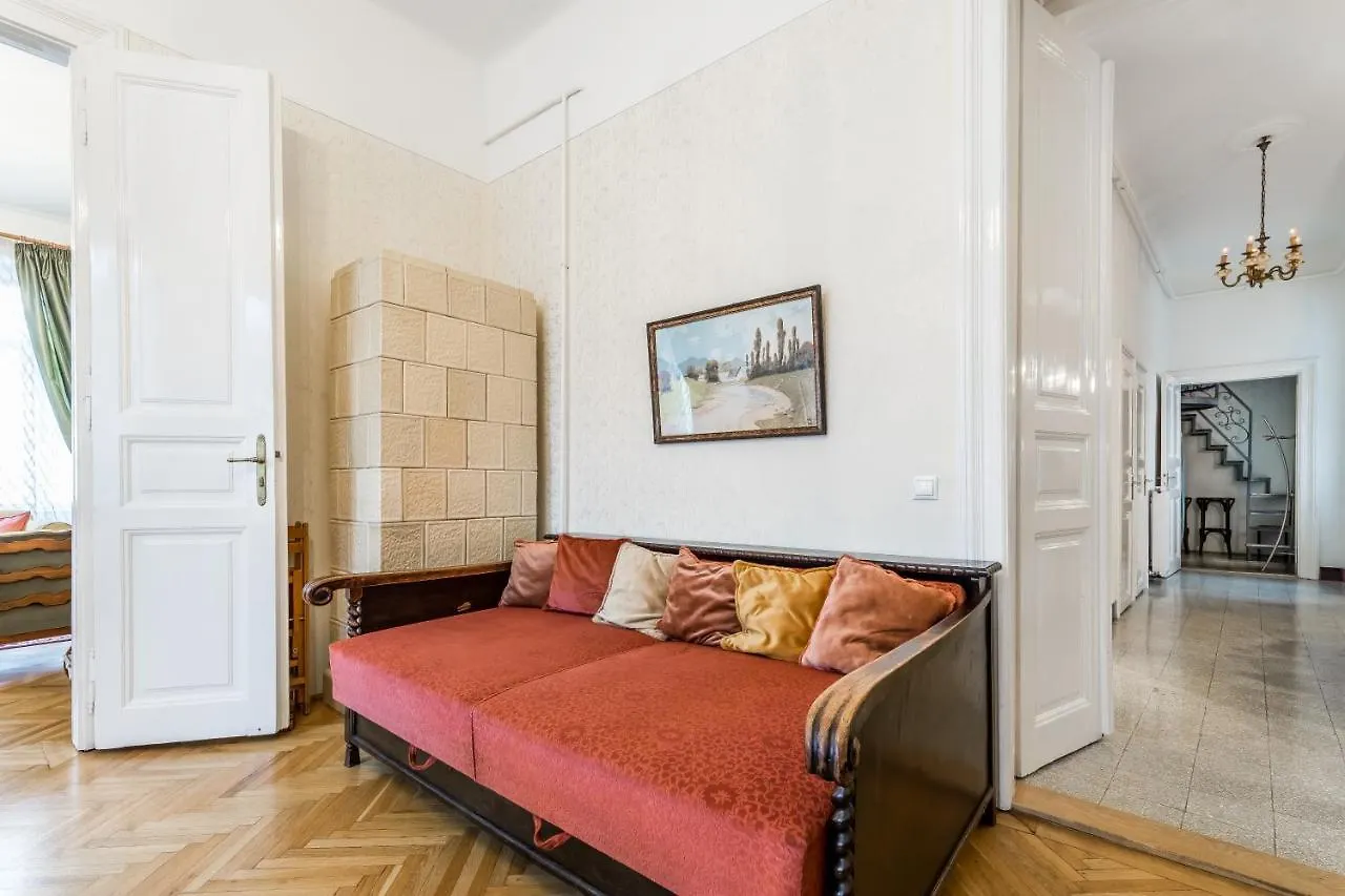 Szondi 4-Room Classic Budapest Hungary